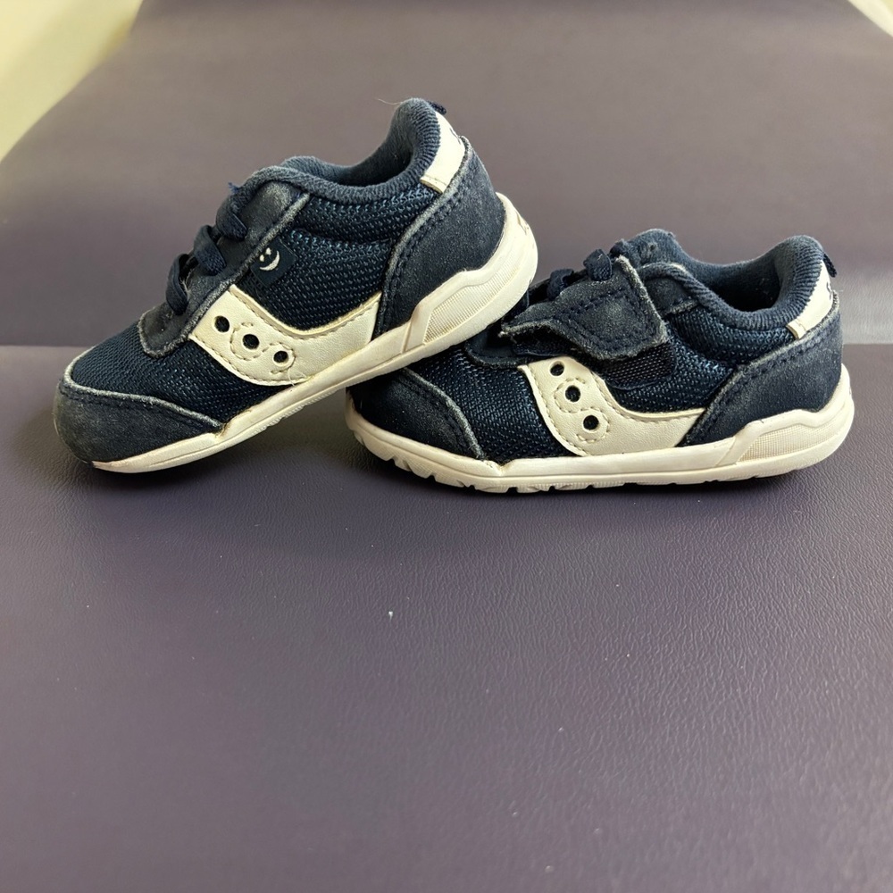 Saucony Toddler 5W Navy&White Sneakers. GUC. Exclt Velcro. 15% off w 2+ Bundle. - Picture 7 of 12